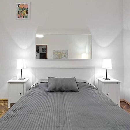 Apartment Next To The Main Square Cracovie Extérieur photo