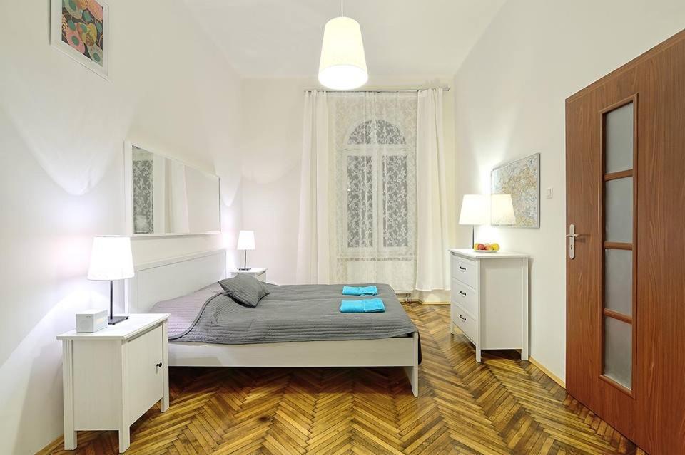 Apartment Next To The Main Square Cracovie Extérieur photo