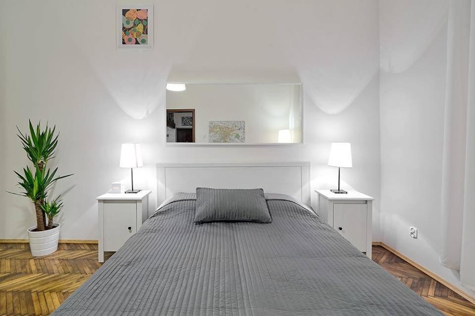 Apartment Next To The Main Square Cracovie Extérieur photo